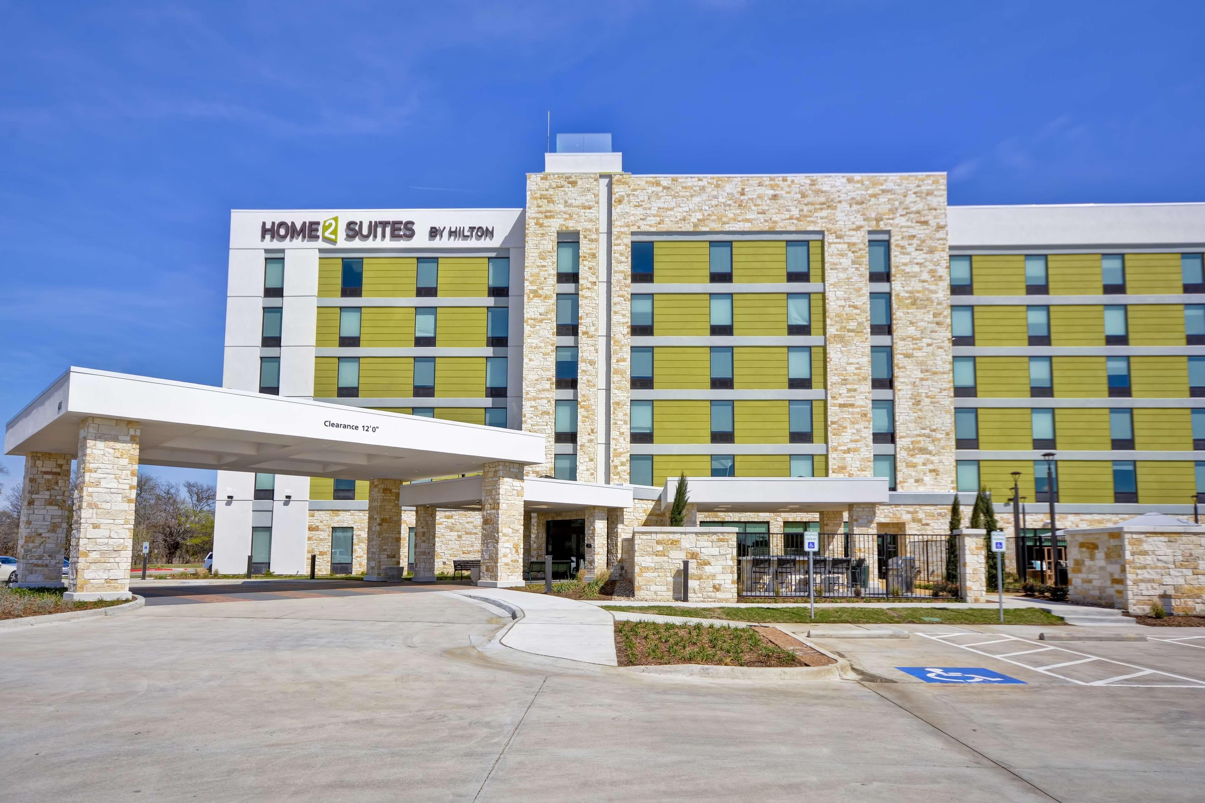 4 Business Hotels Near Cheyenne Park Worth Booking