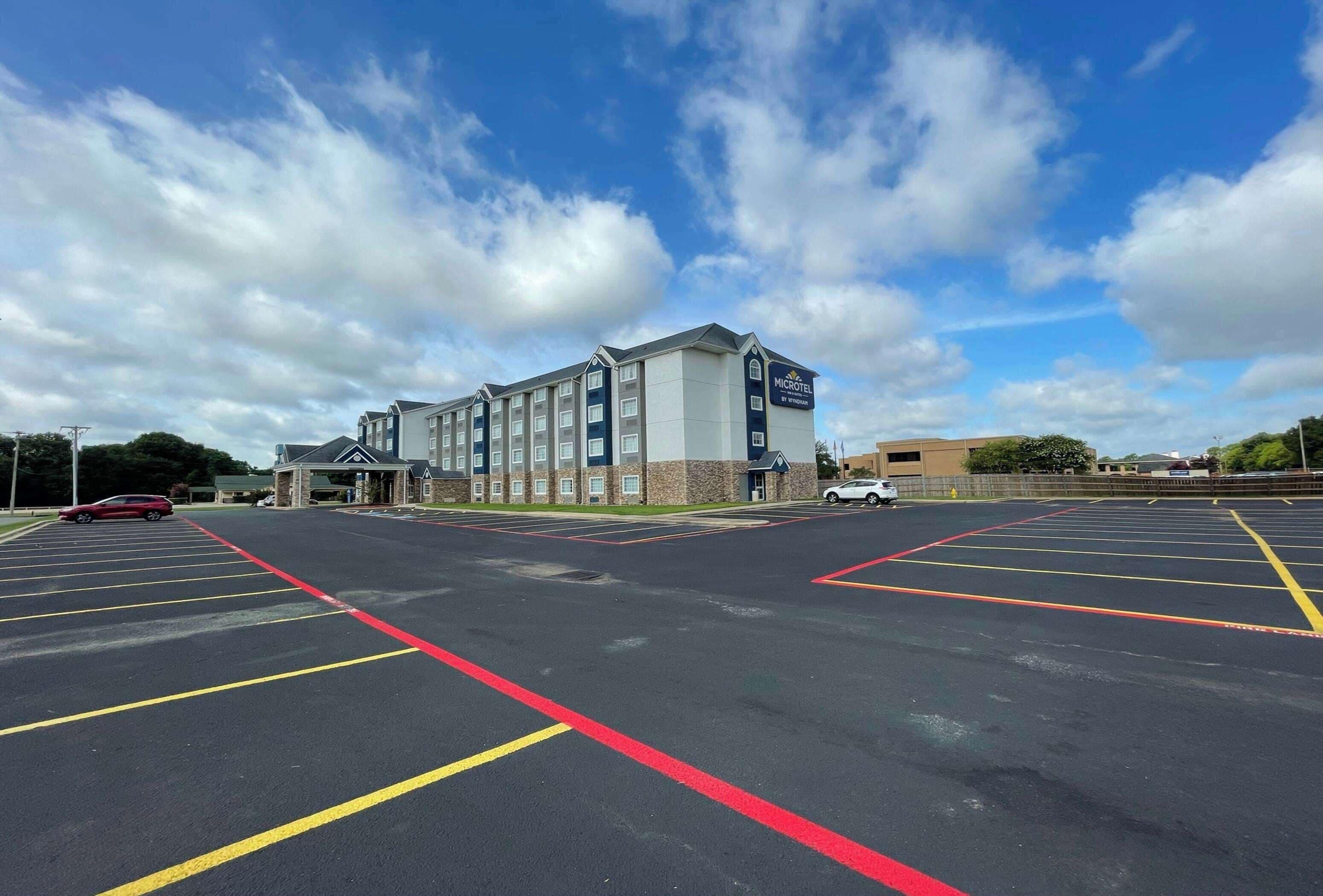 Where to Stay Near Southfield Plaza: 5 Best Budget Hotels