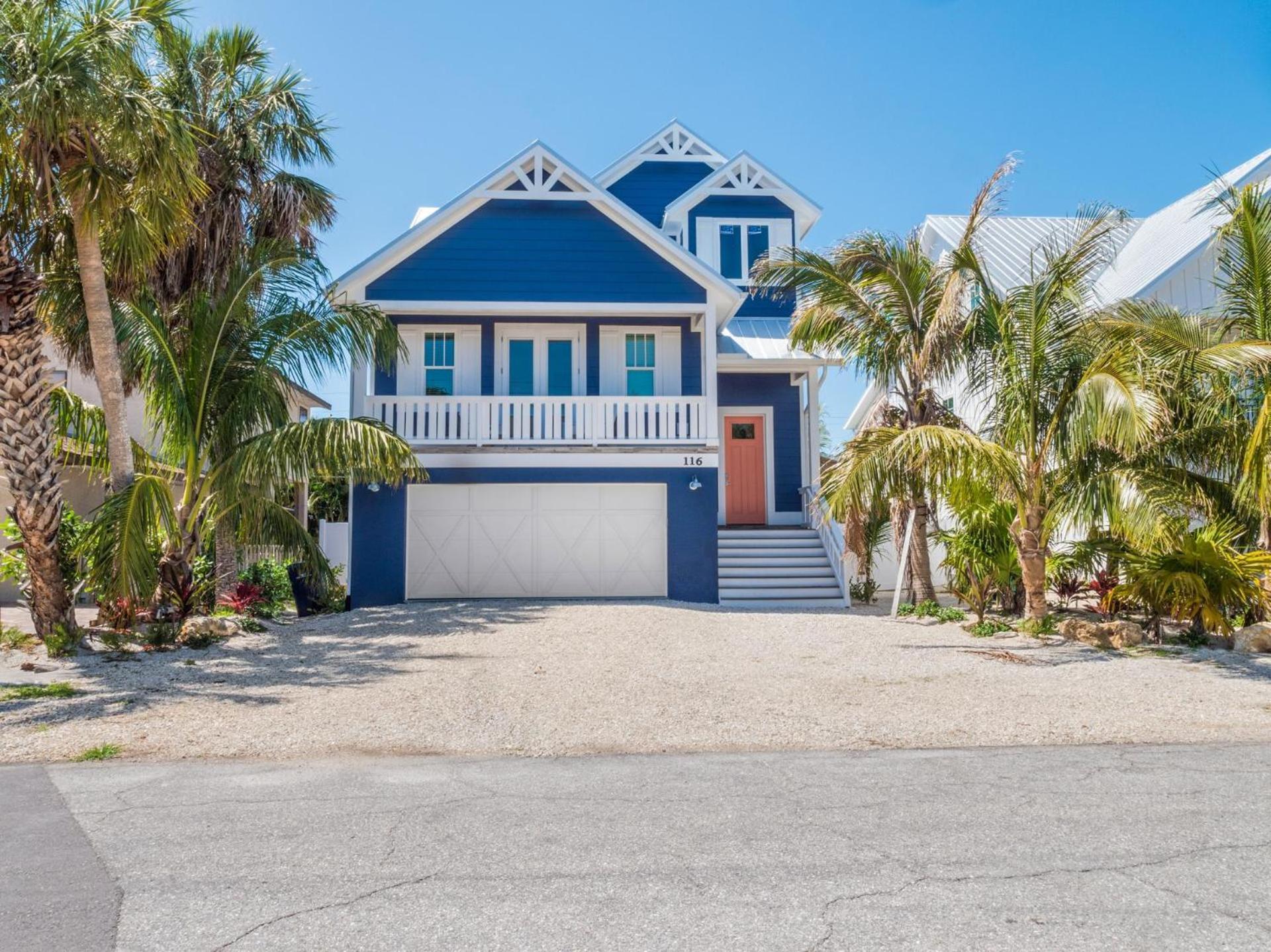 Staying Near Coquina Beach: 4 Central Hotels Compared