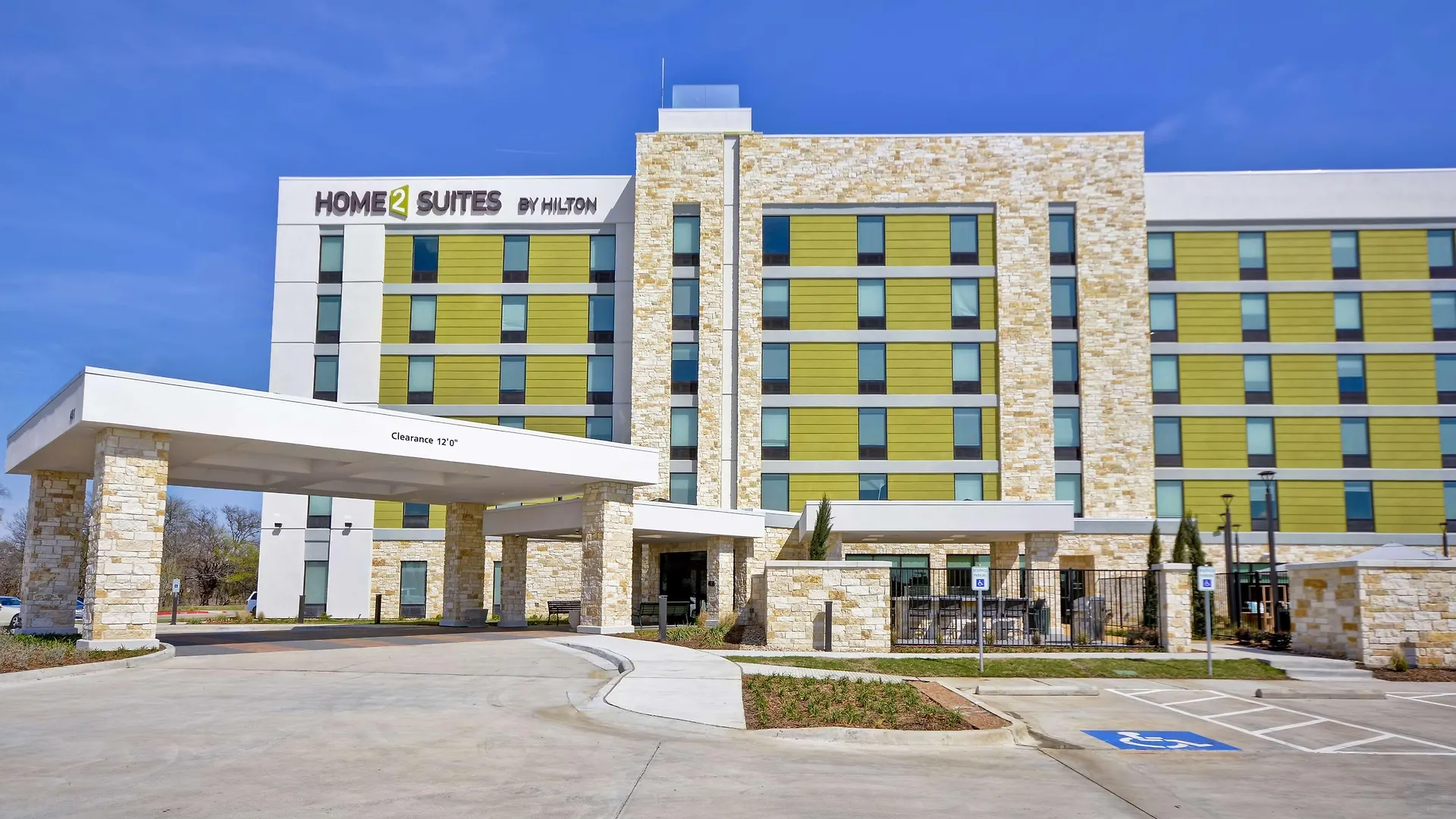 4 Business Hotels Near Cheyenne Park Worth Booking