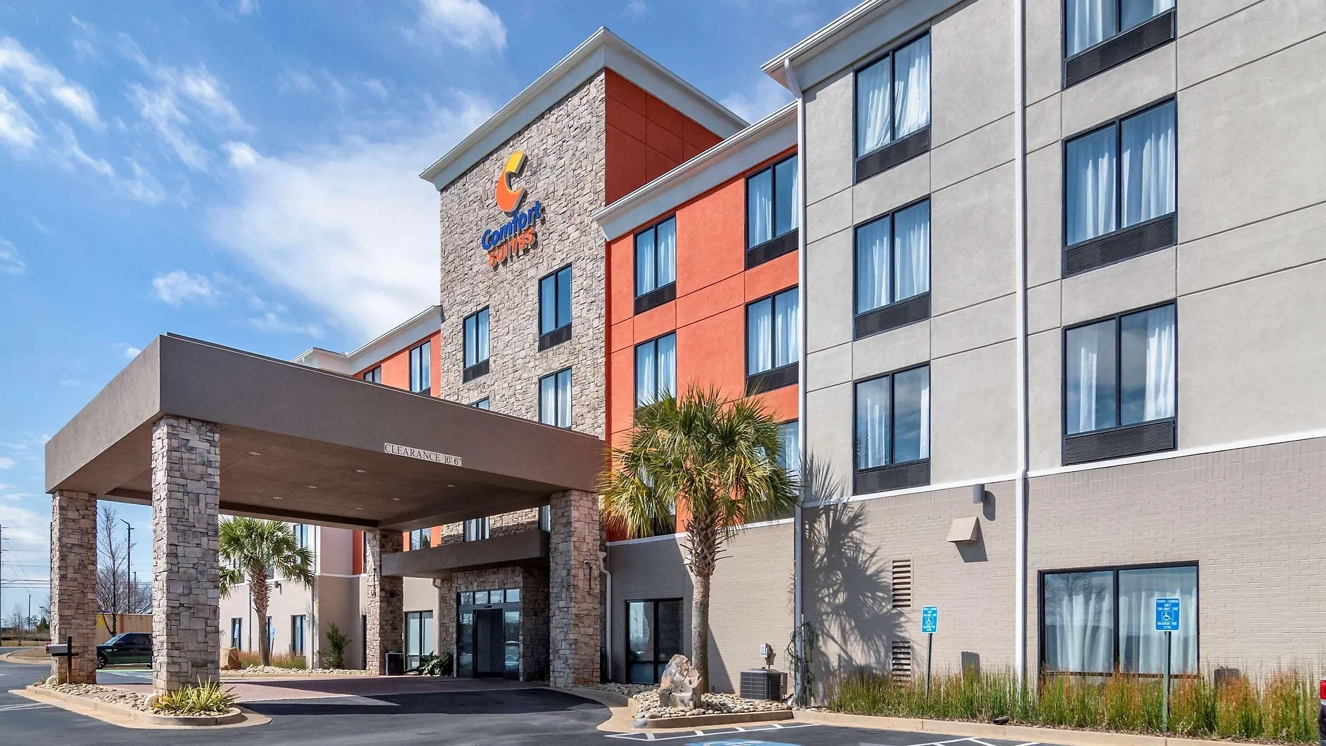 Where to Stay for Work in McDonough: 4 Best Business Hotels