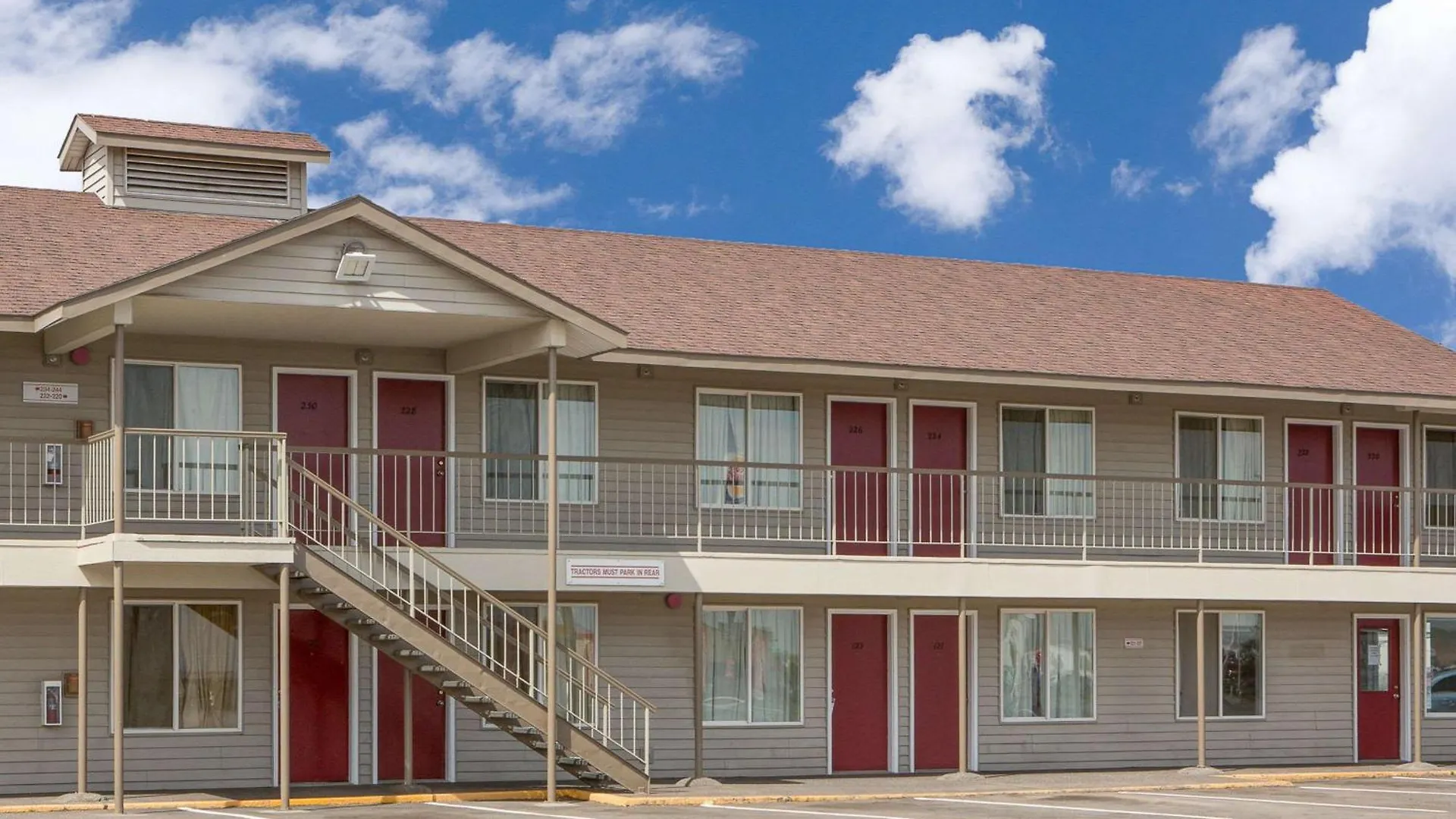 4 Smart Family Hotels Near Franklin County Historical Museum