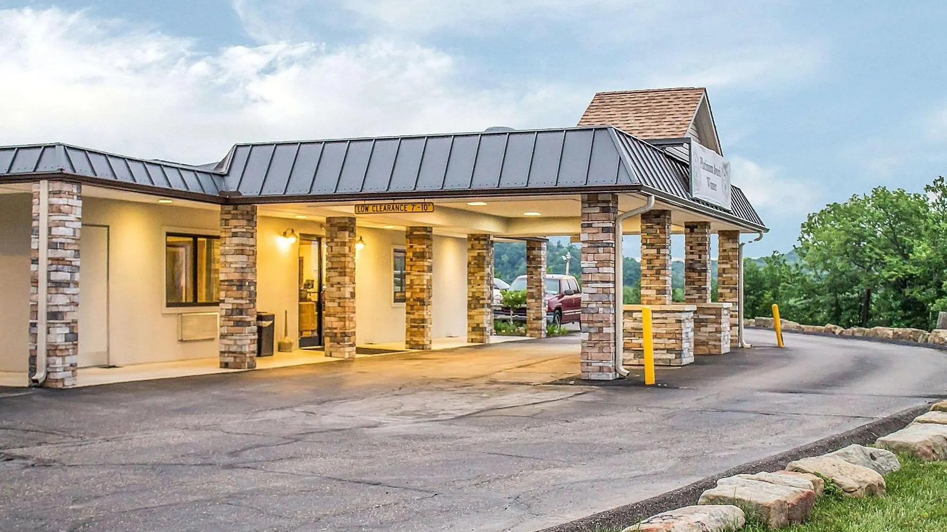 4 Two-Star Hotels Near Fellowship Hall Cambridge That Deliver