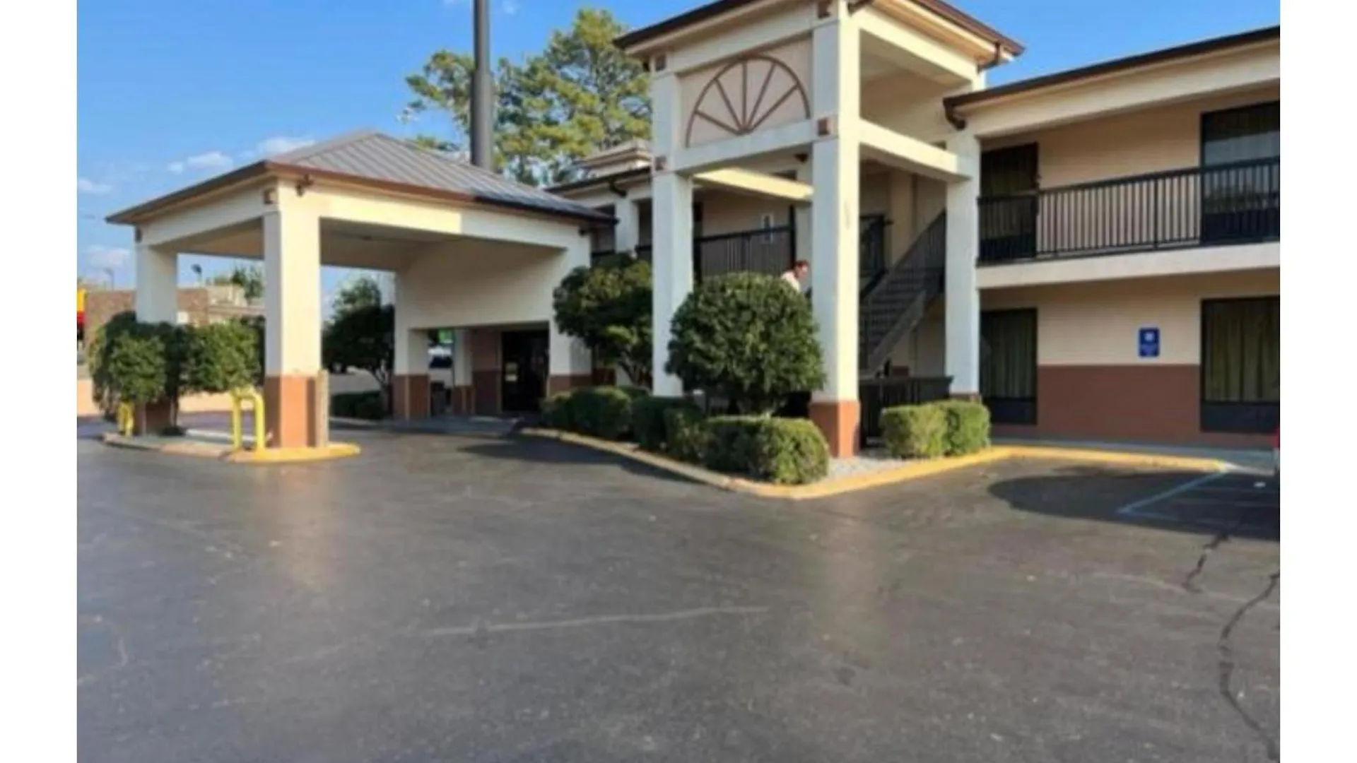 Staying Near Mississippi Airports: 10 Hotels Compared