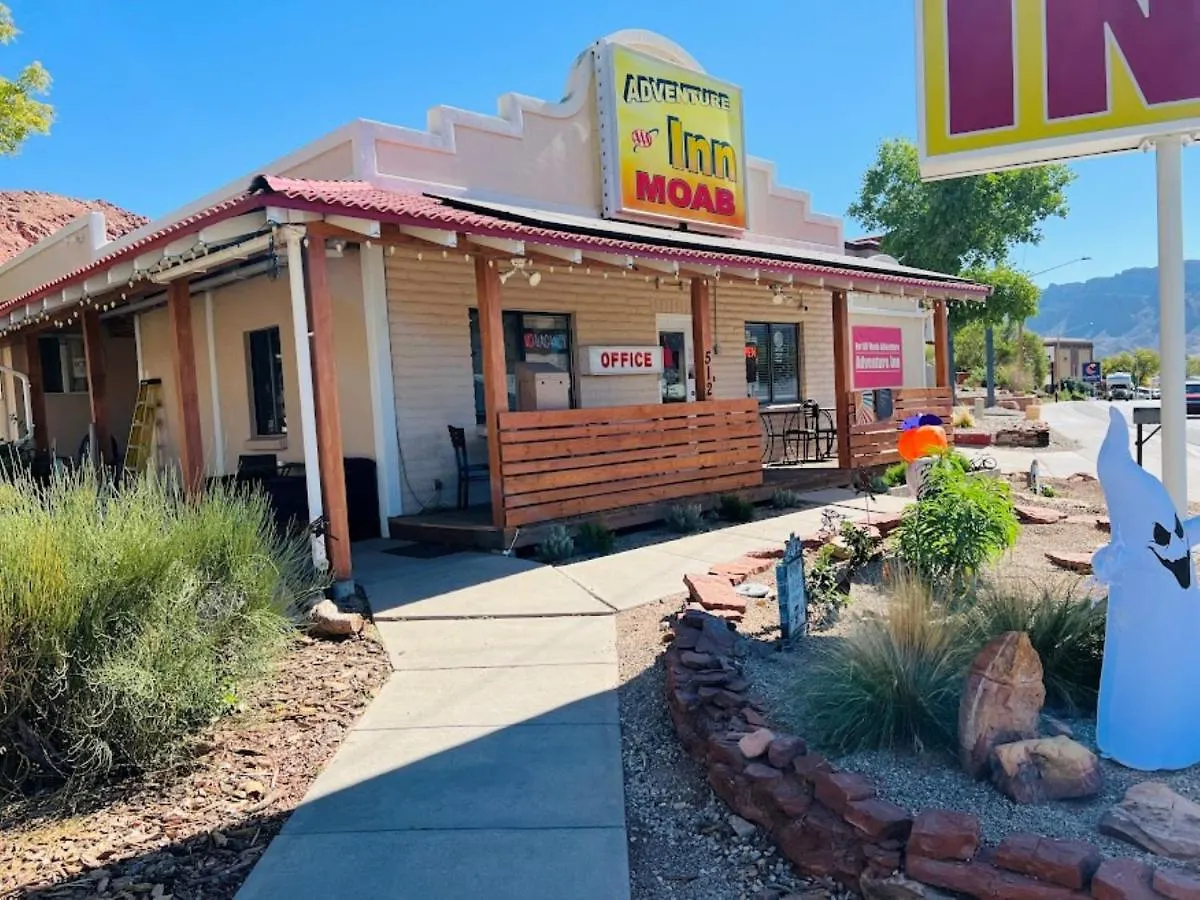 6 Central Moab Hotels Near Dan O'Laurie Museum to Book