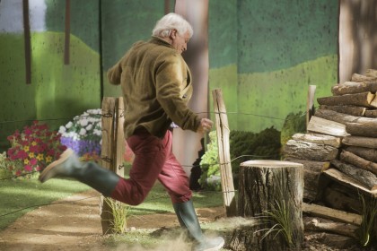 aimer-boire-et-chanter-alain-resnais-2014-sabine-azéma-hippolyte-girardot-caroline-sihol-michel-vuillermoz-sandrine-kiberlain-andré-dussollier-image-3